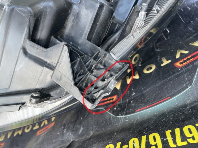 TOYOTA 81130K0060 Фара правая в наличии Запорожье