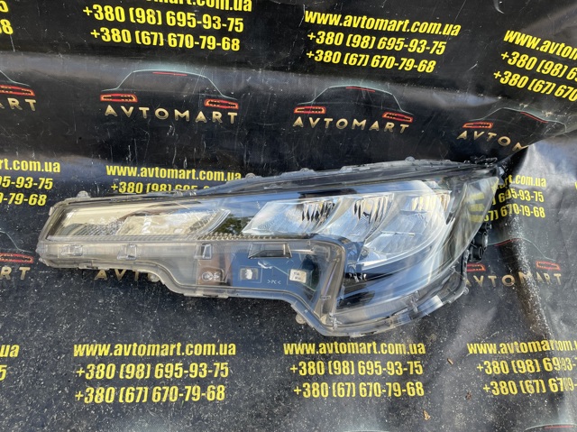 Фары 8115002S60 TOYOTA