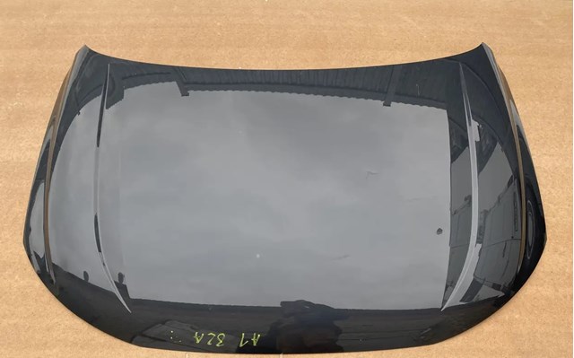 VAG 82A823029A Капот в наличии Украина