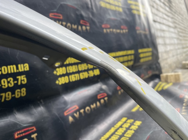 8T0821106H Крыло переднее правое купить Черновцы