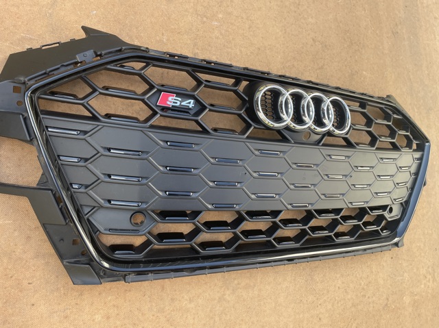 8W0853651DK VAG Решетка радиатора купить в Чернигов