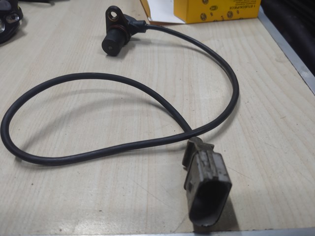 Датчик положения коленчатого вала 0261210148 BOSCH