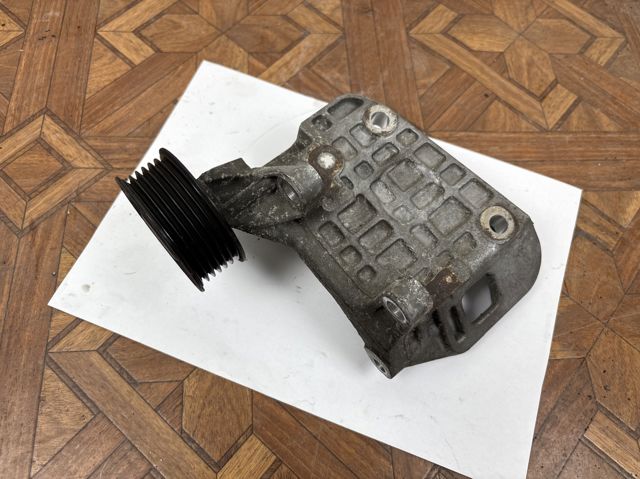 VAG 059903143AJ Кронштейн генератора в наличии Чернигов