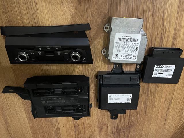 VAG 8K0907801L Блок управления (модуль) электромеханического стояночного тормоза в наличии Кривой Рог