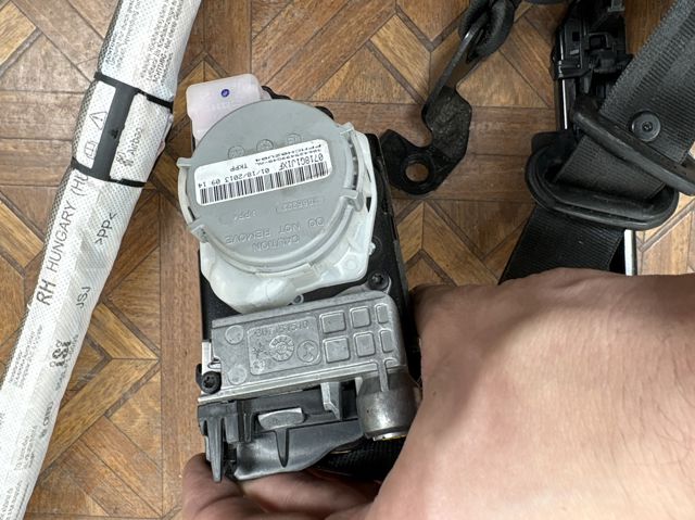 8R1857706J VAG Ремень безопасности купить в Ужгород