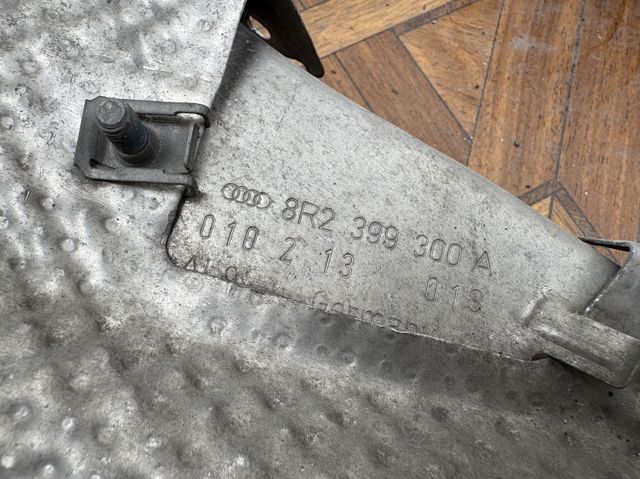 8R2399300A VAG купить в Чернигов