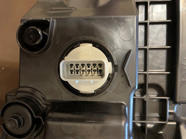 3310030AA01 HONDA Правая фара купить в Житомир