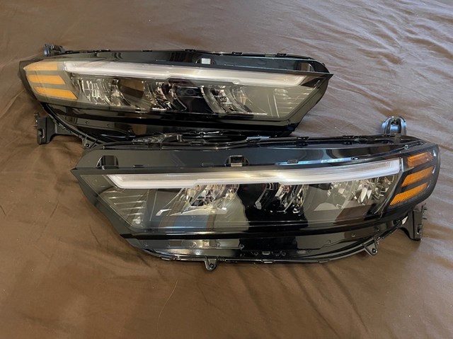 Основная фара - вставка 3310030AA01 HONDA