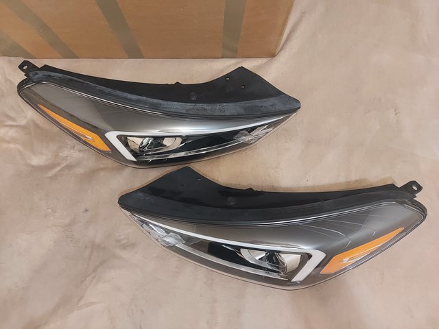 92102D3 HYUNDAI Фара правая купить в Ужгород