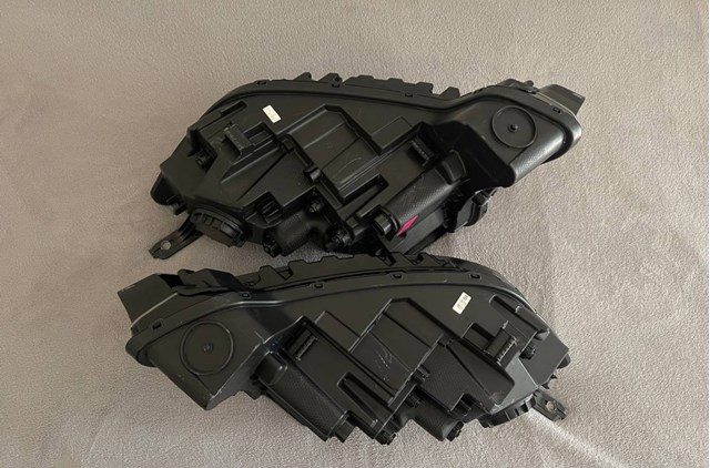 92102R5110 HYUNDAI Фара правая купить в Житомир