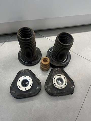 Опора передней стойки 486090F020 TOYOTA