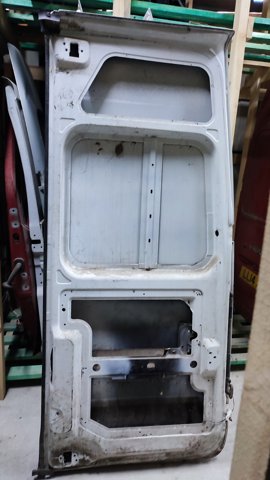 901019516R RENAULT Дверь фургона задняя распашная левая купить в Николаев