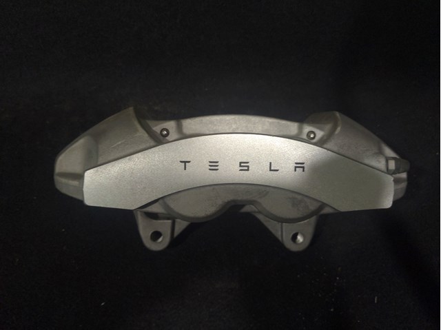 Суппорт тормозной, передний, правый 104462200E TESLA