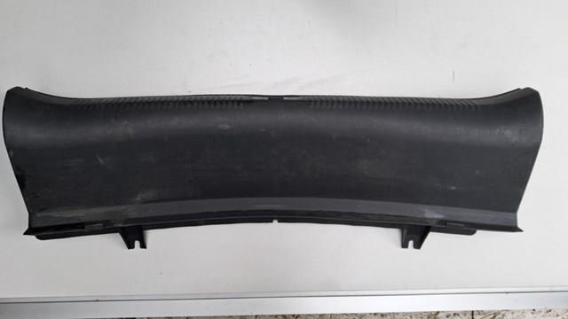 Накладка задней панели багажника 4F5863471A VAG