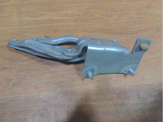 Завеса капота левая 8200081662 RENAULT