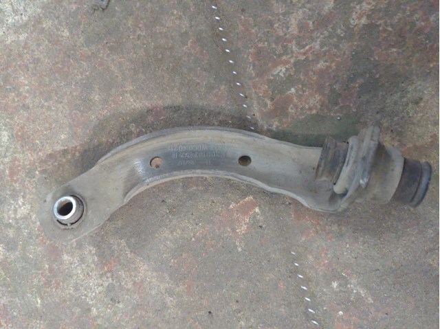 Кронштейн передней балки 8200197452 RENAULT