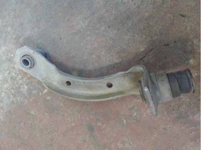 Кронштейн передней балки 8200197453 RENAULT