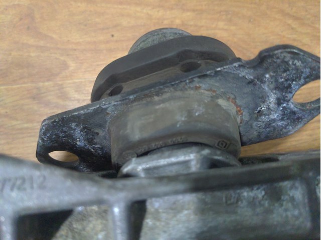 8200277212 RENAULT Подушка (опора) двигателя задняя купить в Хмельницкий