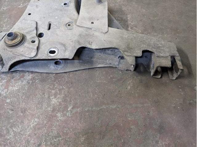 RENAULT 8200742904 Балка передней подвески (подрамник) в наличии Каменское