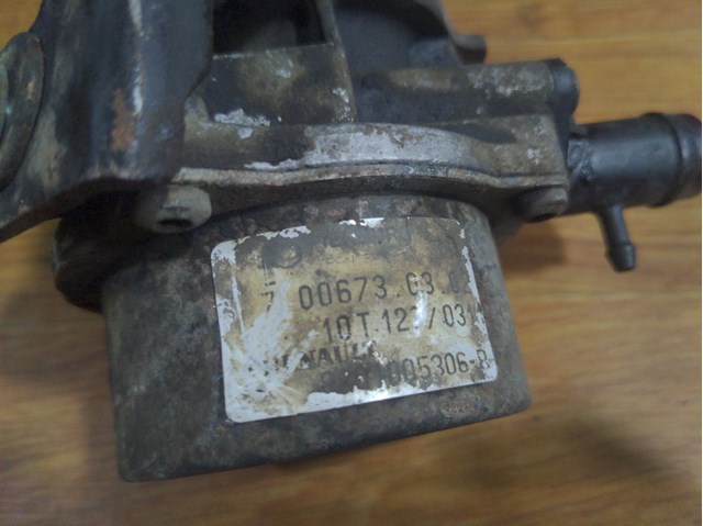 RENAULT 8201005306 Насос вакуумный в наличии Днепр