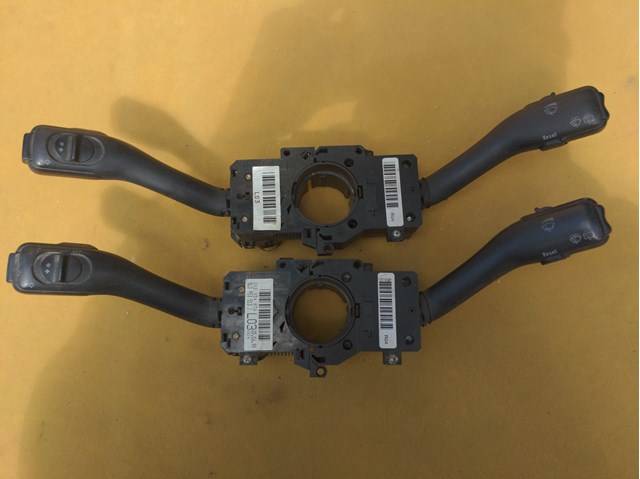 Левый подрулевой переключатель 8L0953513J VAG