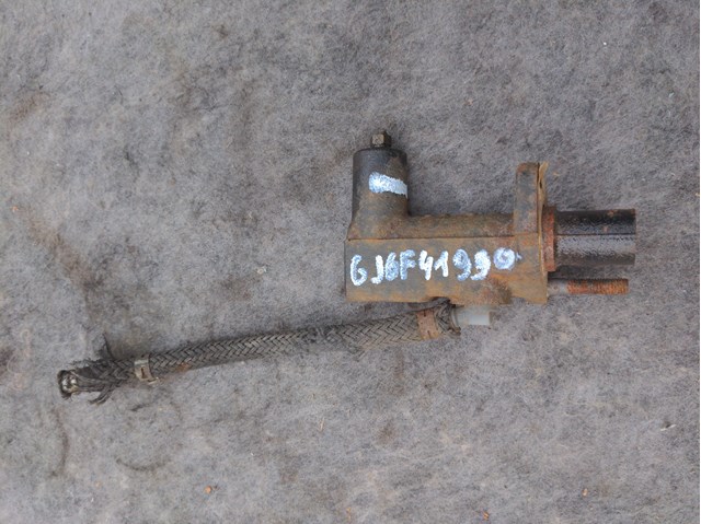 Главный цилиндр сцепления GJ6F41990 MAZDA