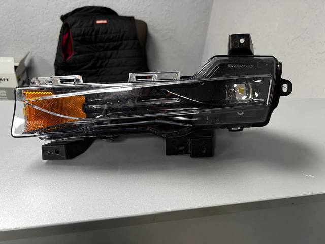 107739100C Tesla Model Фара противотуманная левая купить в Тернополь