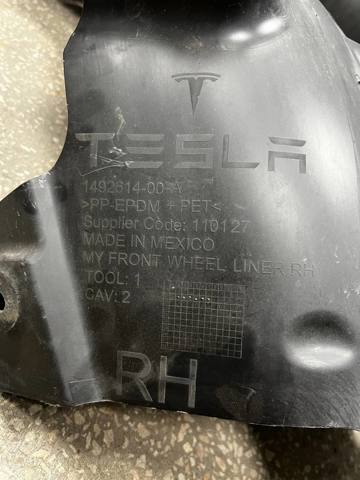 149261400A Tesla Model Подкрылок крыла переднего правый купить в Полтава
