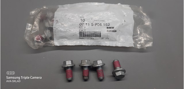 Болт крепления головки блока цилиндров 07119904152 BMW