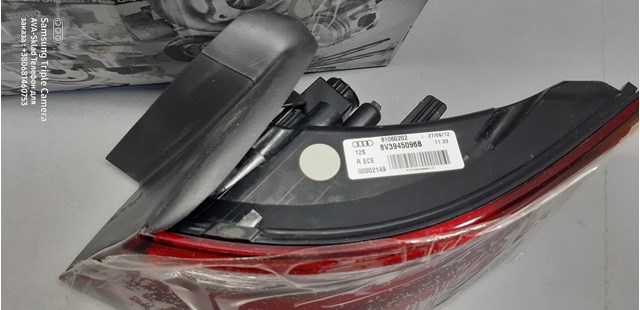 Фара задняя правая внешняя 8V3945096B VAG