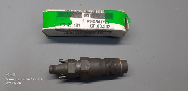 Форсунка дизельная в сборе 90541723 GM