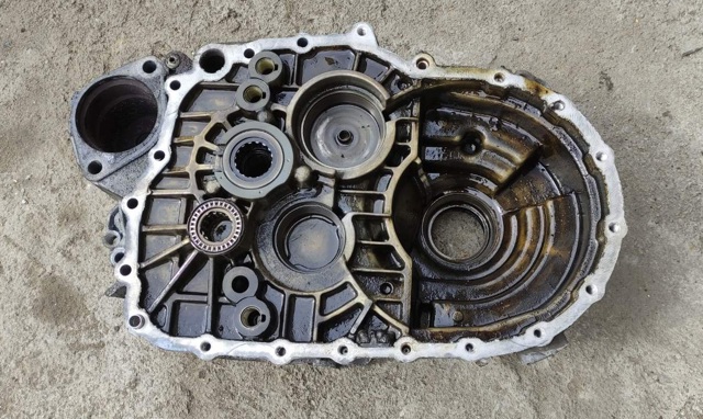 VAG 02N301107L Корпус коробки передач АКПП/КПП в наличии Украина