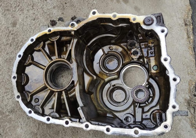 Корпус коробки передач 02Q301103P VAG