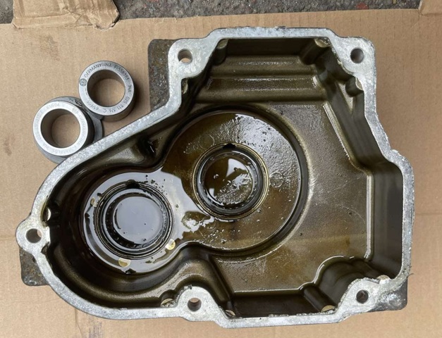 VAG 02S301211K Крышка коробки передач задняя в наличии Харьков