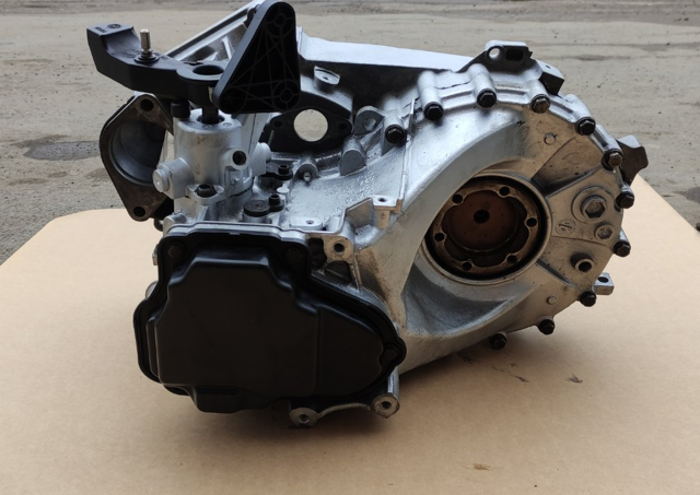 VAG 02Z300047F КПП в сборе (механическая коробка передач) в наличии Чернигов