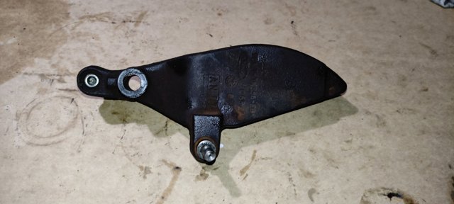 1367506 Ford Шарнир штока переключения передач