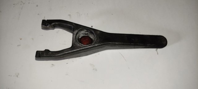 Вилка выключения сцепления 30531EB300 NISSAN