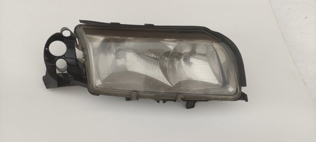 Вставка фары правой 8620442 VOLVO