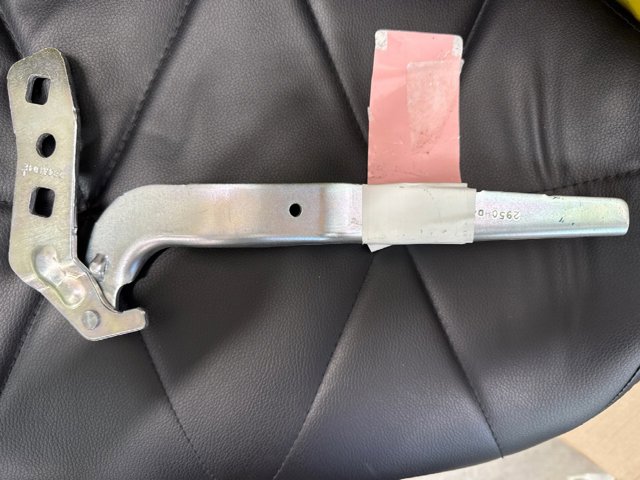 FORD 2370749 Петля капота левая в наличии Житомир