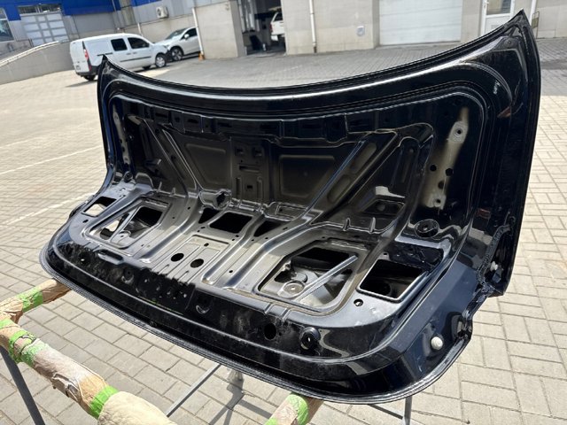 BMW 41007956379 Крышка багажника в наличии Житомир