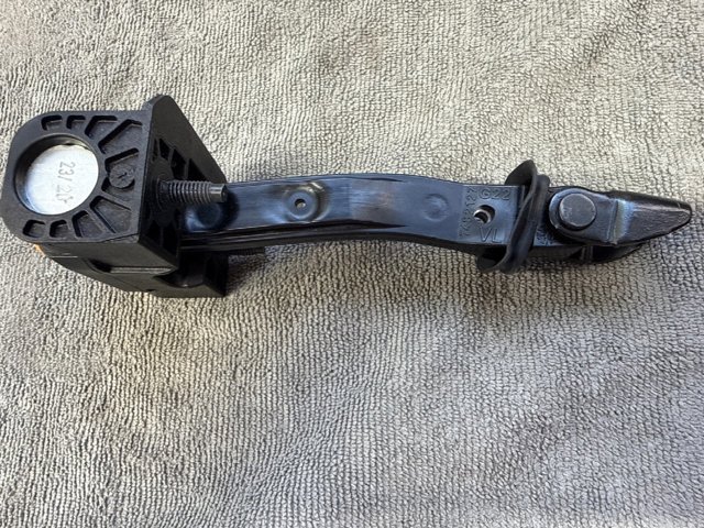 51007482127 BMW Ограничитель открывания двери передний купить в Ужгород