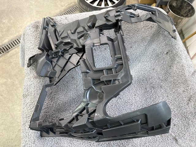 51118085627 BMW купить в Кривой Рог