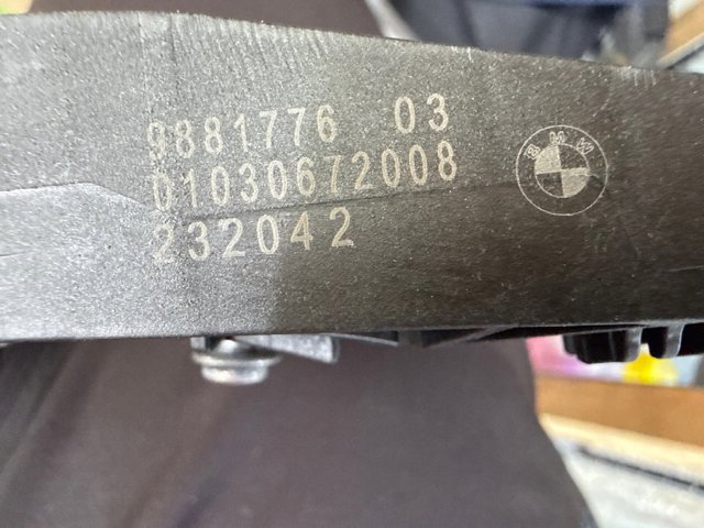 BMW 51219881776 Держатель наружной ручки двери передней правой в наличии Николаев