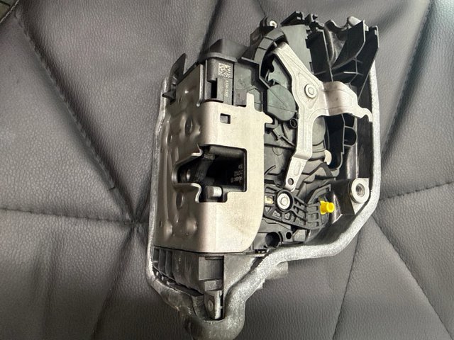 BMW 51229464884 Замок двери задней правой в наличии Украина