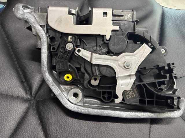 BMW 51229464884 Замок двери задней правой в наличии Черкассы