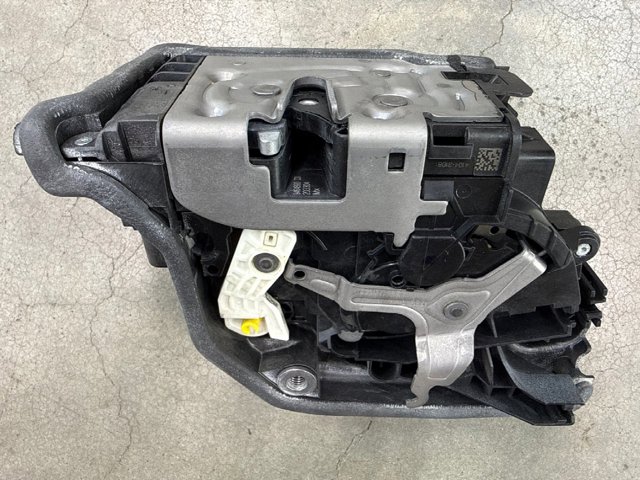 51229464890 BMW Замок двери передней правой купить в Черновцы
