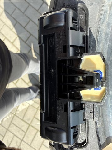 51248492533 BMW Кнопка привода замка багажника купить в Ирпень