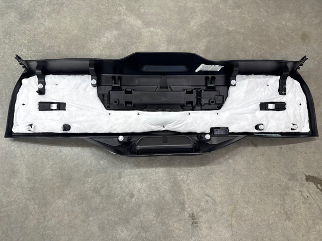 BMW 51497481251 Обшивка (облицовка) крышки багажника (двери 3/5-й задней) в наличии Киев
