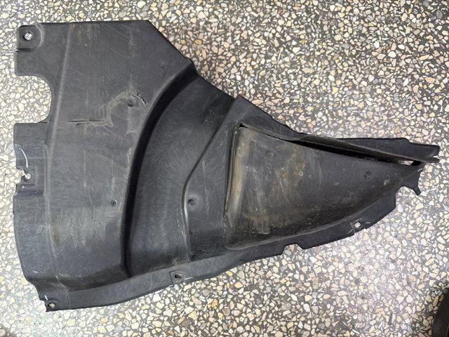 BMW 51718069308 Щиток грязезащитный передней арки крыла в наличии Каменское
