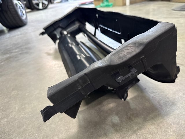 51747290609 BMW Нижний дефлектор радиатора купить в Ирпень